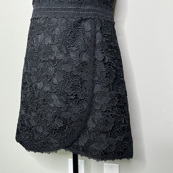 Alice + Olivia Lennon V-Neck Lace Mini Cocktail Dress Black Size 10 NWT! - Picture 6 of 16